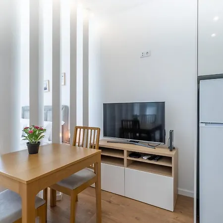 Window To By Amber Star Rent Apartment