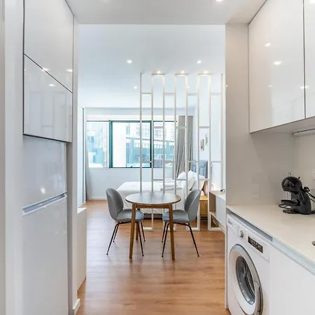 Window To By Amber Star Rent Porto